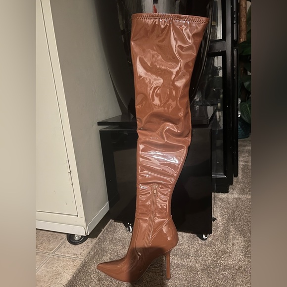 Steve Madden Vanquish Cognac Pat - Picture 3 of 5